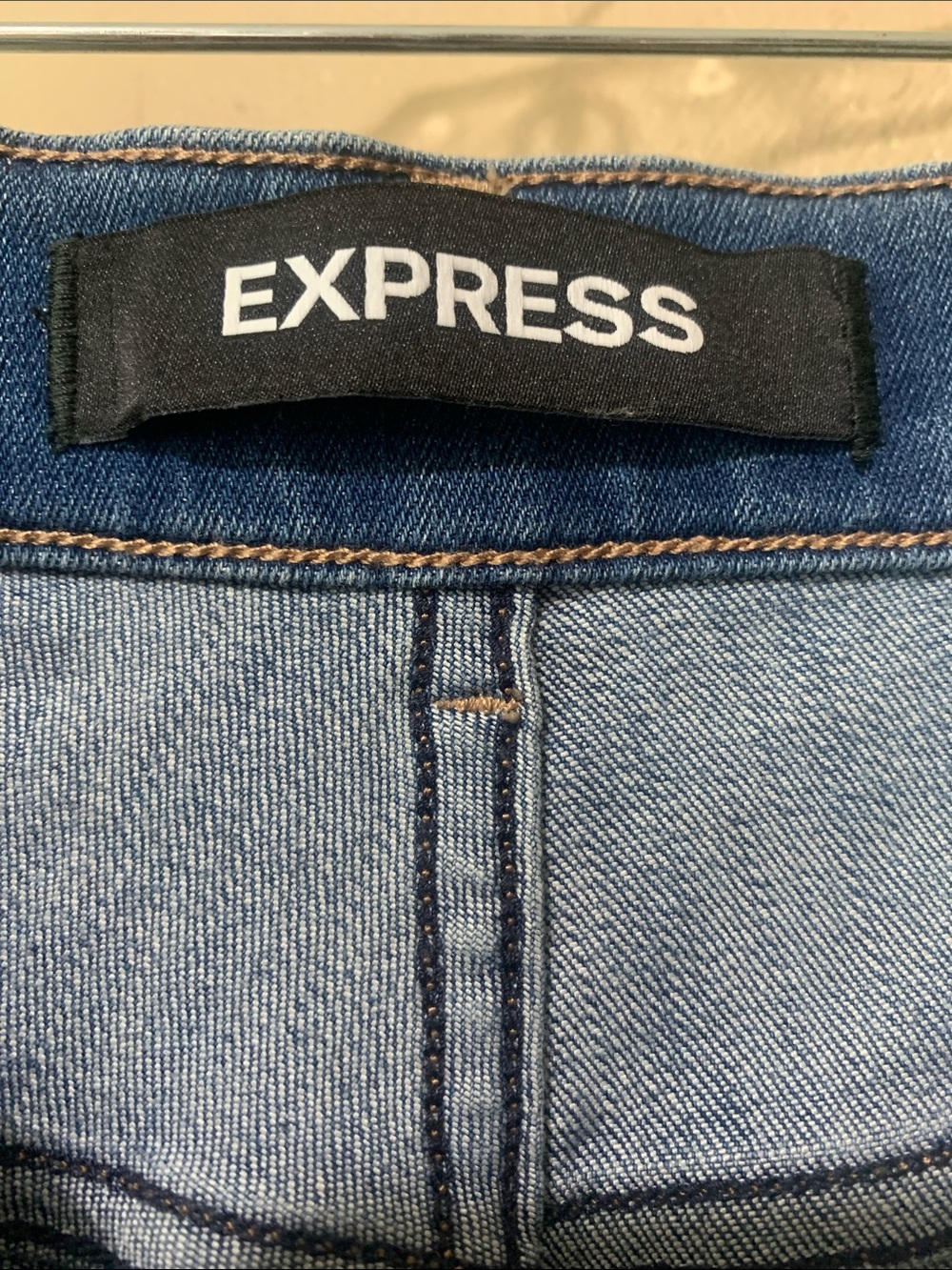 Express size 8 Blue Skinny Jeans with Red Floral Embroidery NWT - Picture 5 of 6